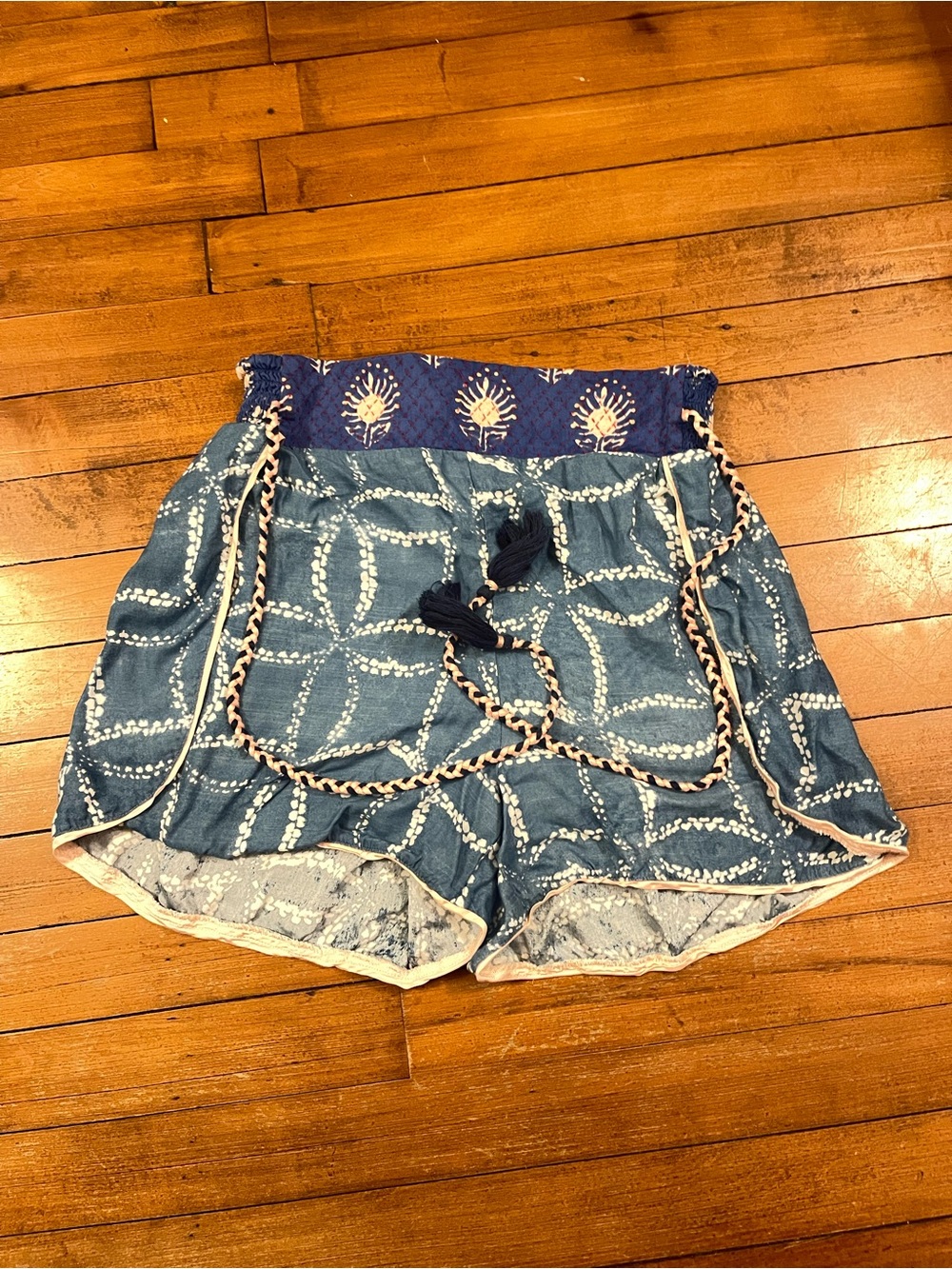 By Anthropologie Easy Traveler Blue Geometric Smocked Pull On Shorts Size S